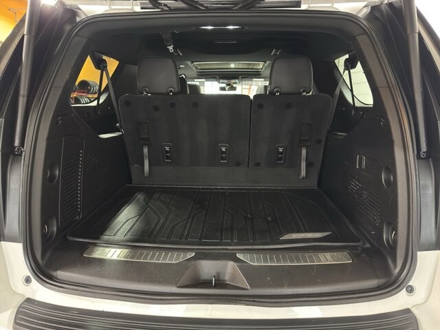 2021 Chevrolet Suburban in Burlington, WI 53105 - 18109633 22