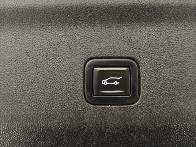 2021 Chevrolet Suburban in Burlington, WI 53105 - 18109633 24