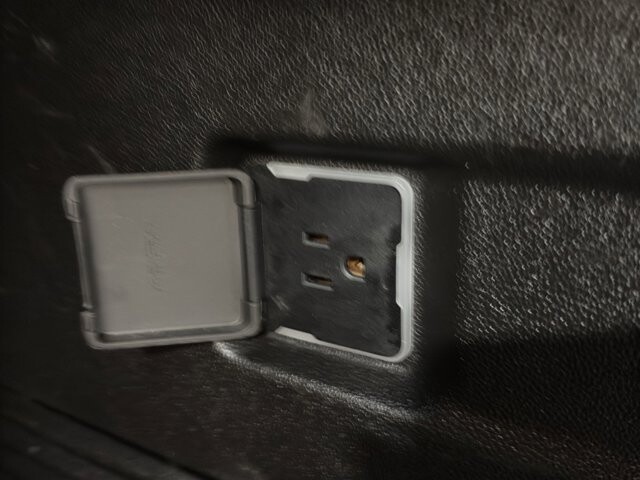 2021 Chevrolet Suburban in Burlington, WI 53105 - 18109633 23