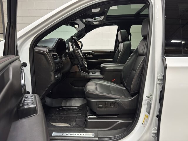 2021 Chevrolet Suburban in Burlington, WI 53105 - 18109633 16