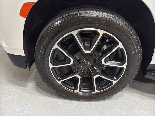 2021 Chevrolet Suburban in Burlington, WI 53105 - 18109633 9