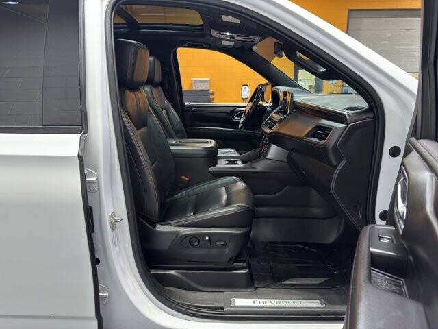 2021 Chevrolet Suburban in Burlington, WI 53105 - 18109633 20
