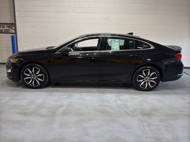 2022 Chevrolet Malibu in Burlington, WI 53105 - 18109638 2