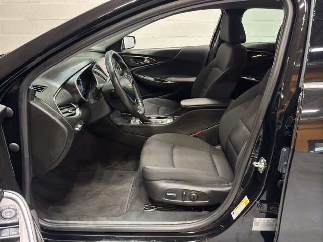 2022 Chevrolet Malibu in Burlington, WI 53105 - 18109638 13