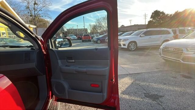 2006 Dodge Durango in Greenville, SC 29607 - 18109642 14