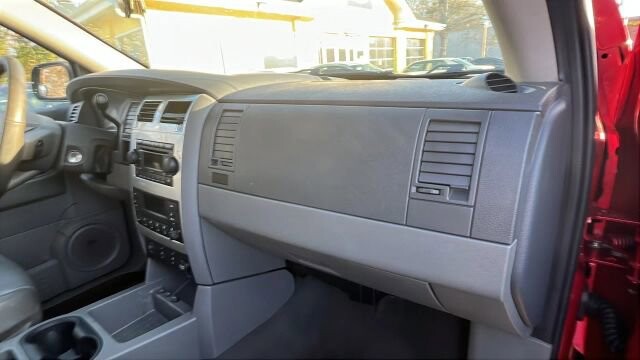 2006 Dodge Durango in Greenville, SC 29607 - 18109642 17