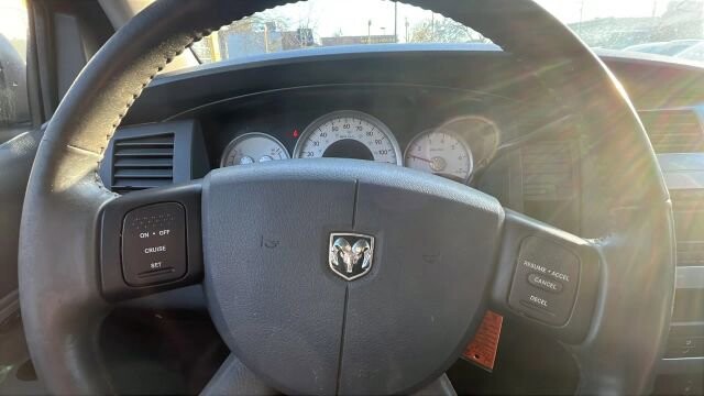 2006 Dodge Durango in Greenville, SC 29607 - 18109642 31