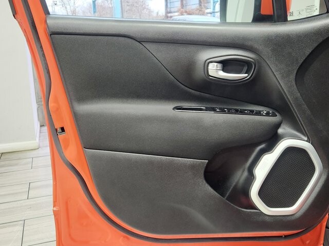 2020 Jeep Renegade in Cinnaminson, NJ 08077 - 18109645 10