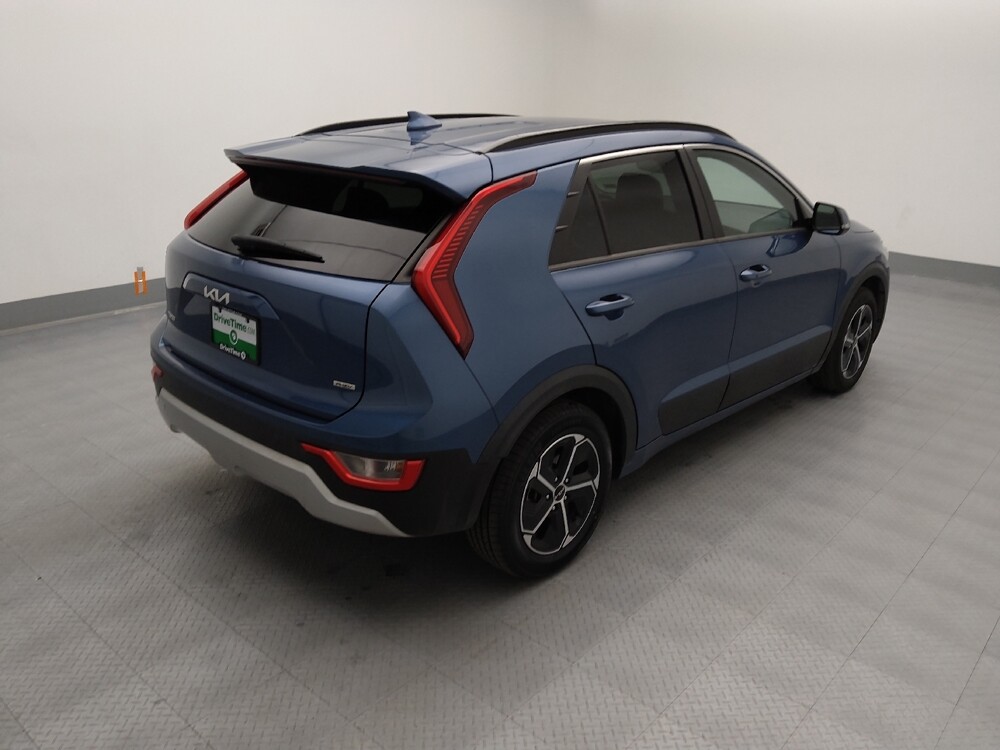 2023 Kia Niro in St. Louis, MO 63136 - 18109667 9