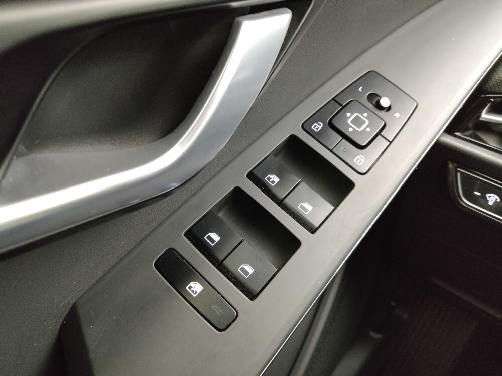 2023 Kia Niro in St. Louis, MO 63136 - 18109667 27