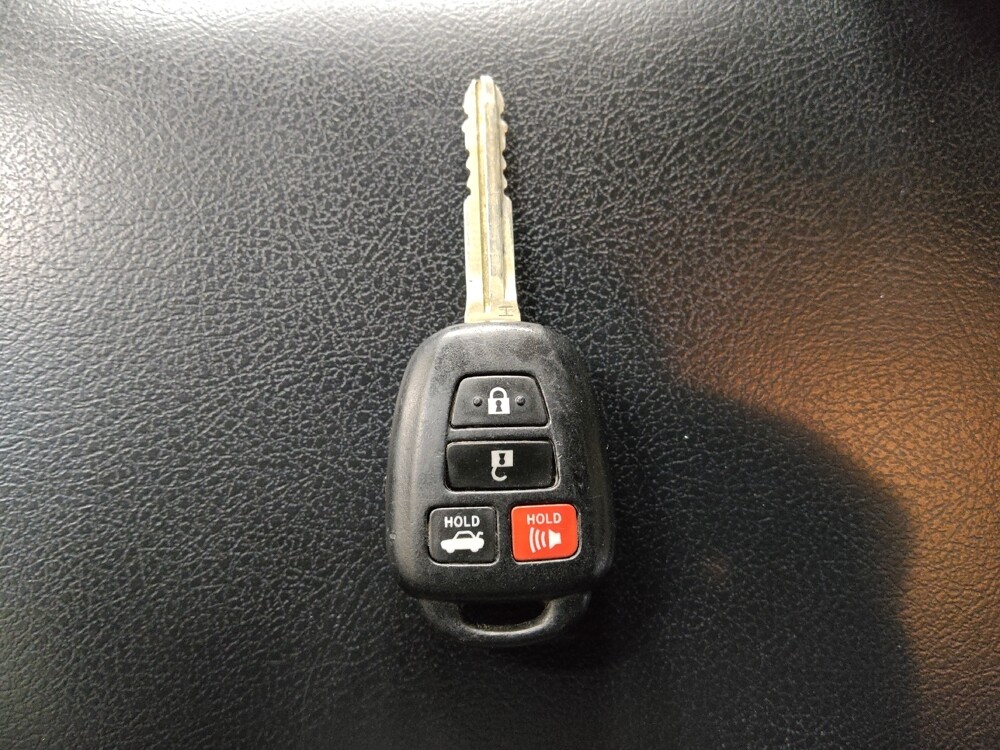 2017 Toyota Camry in Union City, GA 30291 - 18109696 32