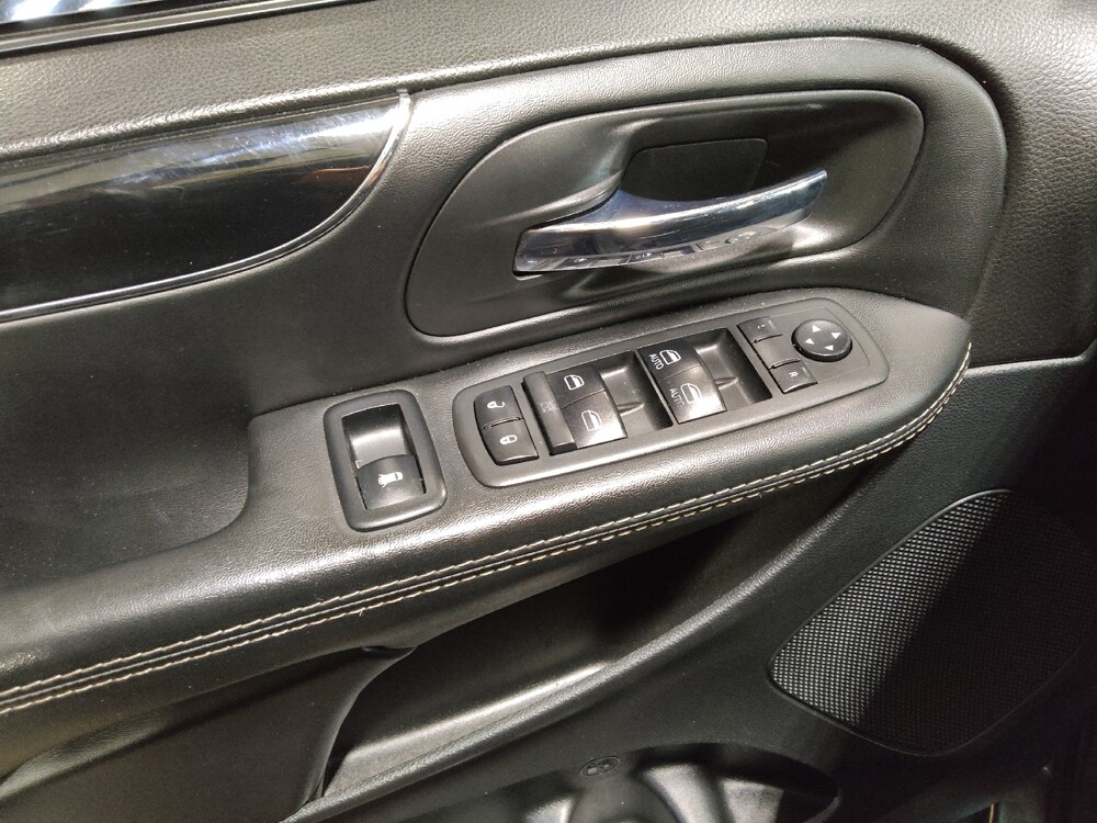 2018 Dodge Grand Caravan in Tulsa, OK 74145 - 18109702 27