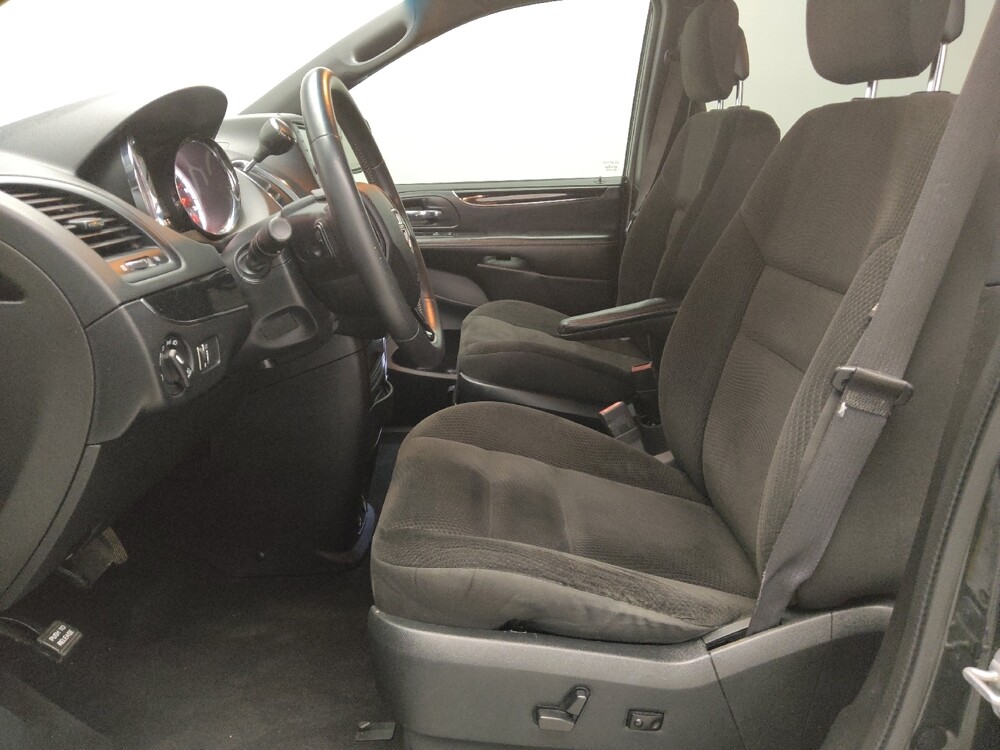 2018 Dodge Grand Caravan in Tulsa, OK 74145 - 18109702 17