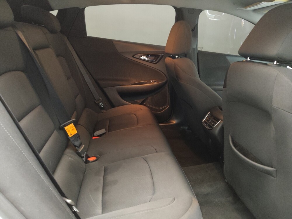 2018 Chevrolet Malibu in El Paso, TX 79907 - 18109712 19
