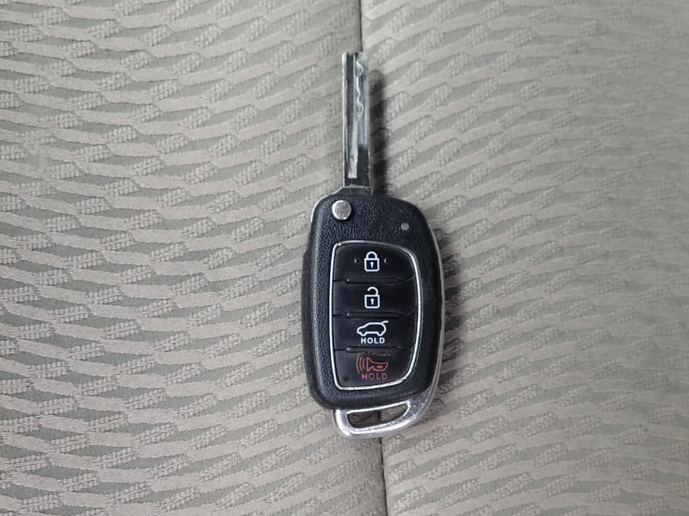 2018 Hyundai Santa Fe in Hialeah, FL 33014 - 18109772 32