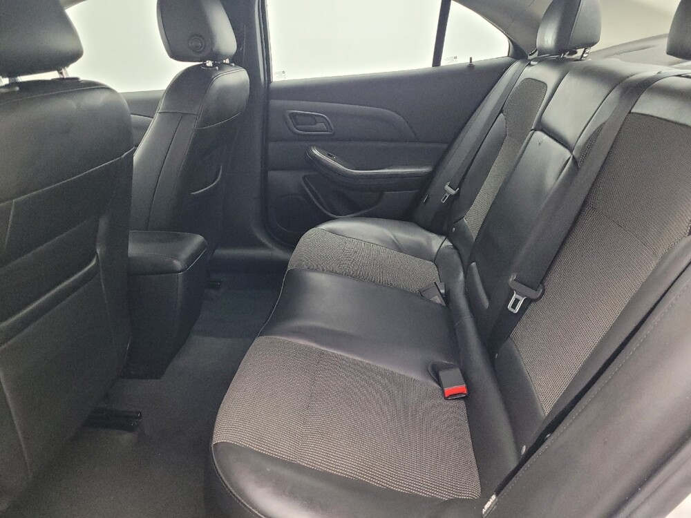 2016 Chevrolet Malibu in Lauderdale Lakes, FL 33313 - 18109781 18