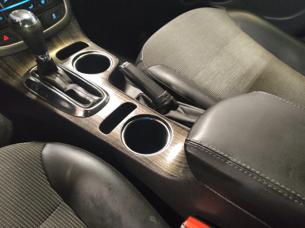 2016 Chevrolet Malibu in Lauderdale Lakes, FL 33313 - 18109781 26