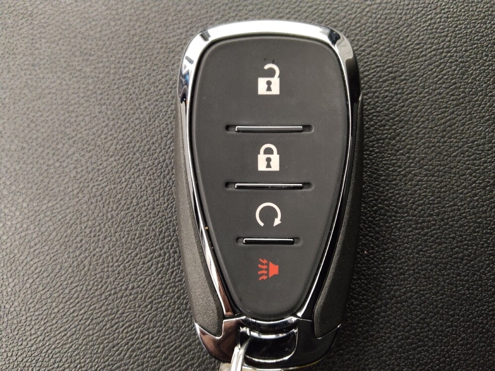 2024 Chevrolet Equinox in Lakewood, CO 80215 - 18109809 32