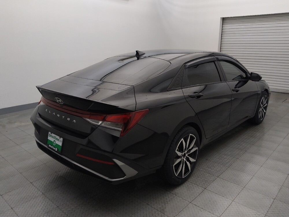 2025 Hyundai Elantra in Houston, TX 77074 - 18109843 9