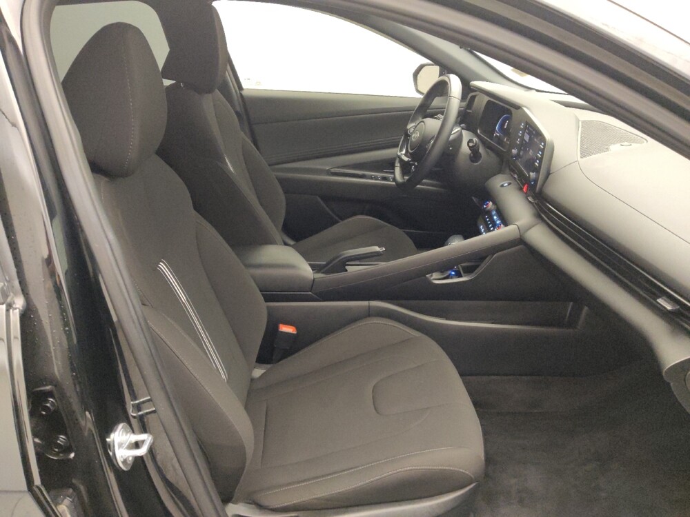 2025 Hyundai Elantra in Houston, TX 77074 - 18109843 21