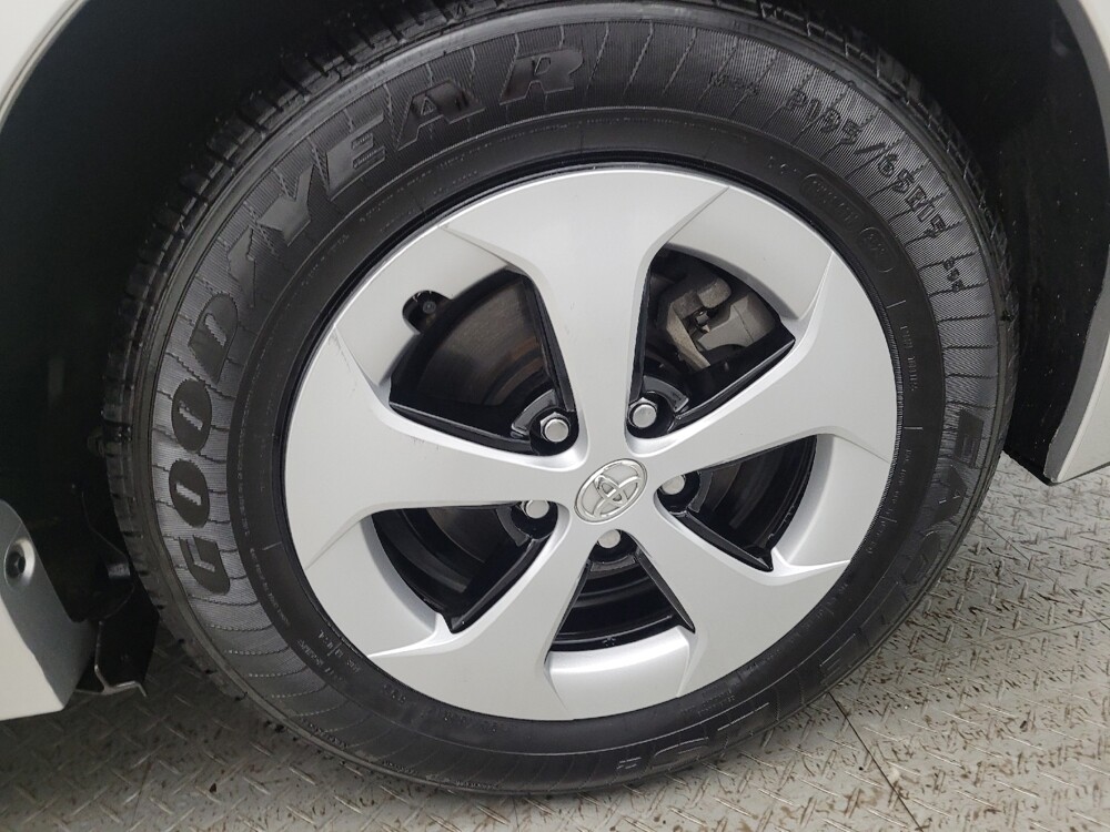 2015 Toyota Prius in Miamisburg, OH 45342 - 18109849 31