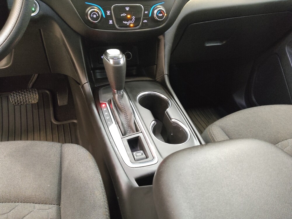 2019 Chevrolet Equinox in Fairfield, OH 45014 - 18109850 26