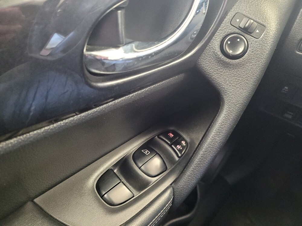 2018 Nissan Rogue in Toledo, OH 43617 - 18109853 27