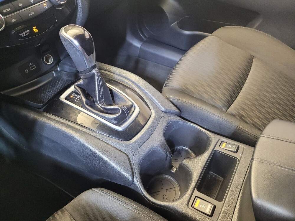 2018 Nissan Rogue in Toledo, OH 43617 - 18109853 26