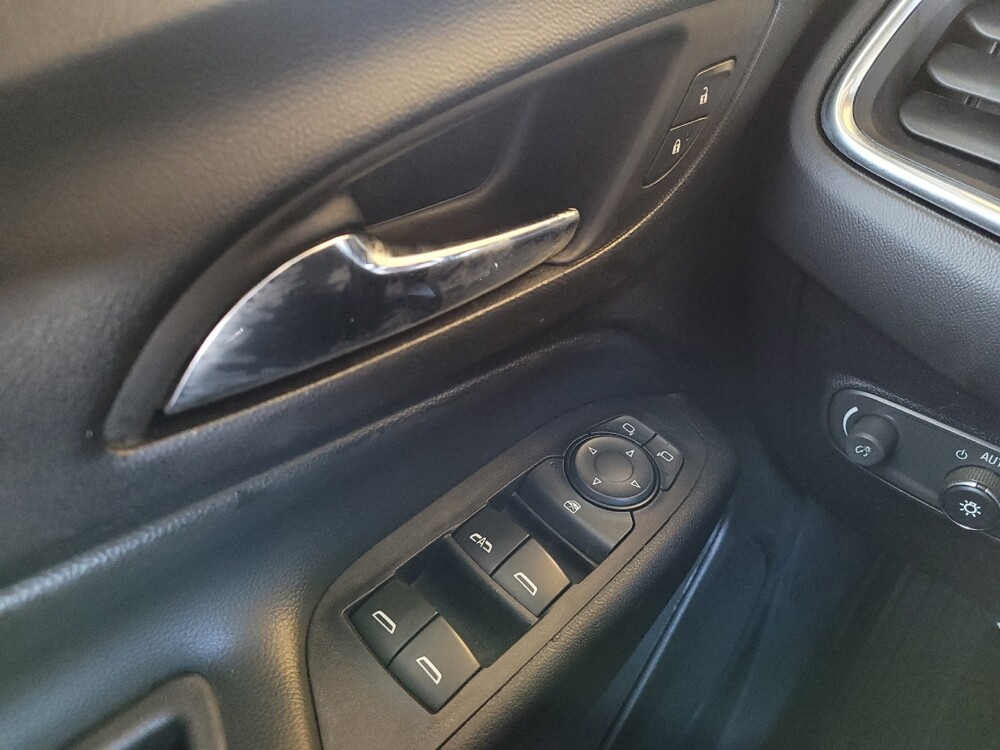 2018 Chevrolet Equinox in Fairfield, OH 45014 - 18109854 27