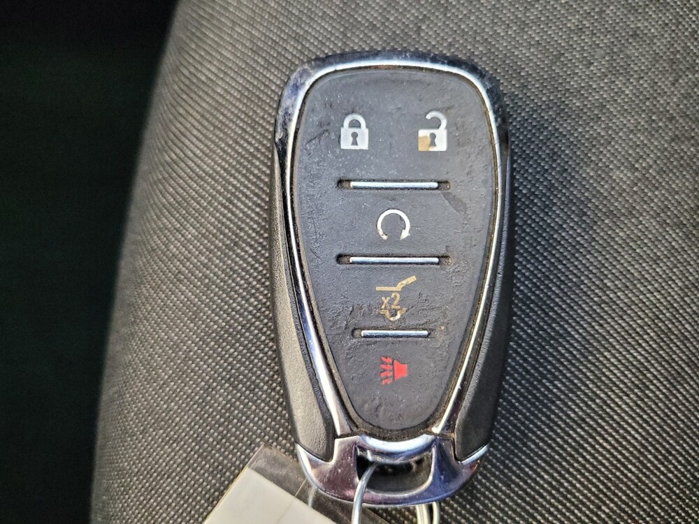 2018 Chevrolet Equinox in Fairfield, OH 45014 - 18109854 32