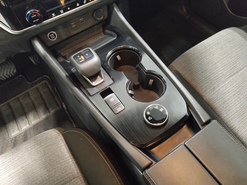 2021 Nissan Rogue in Fairfield, OH 45014 - 18109859 26