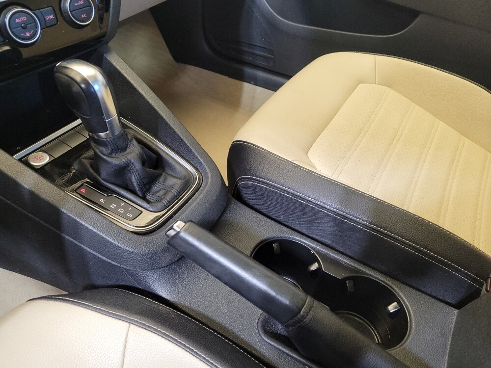 2016 Volkswagen Jetta in Columbus, OH 43228 - 18109866 26