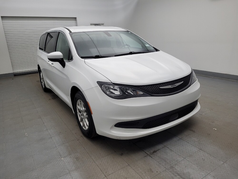 2022 Chrysler Voyager in Columbus, OH 43228 - 18109871 13
