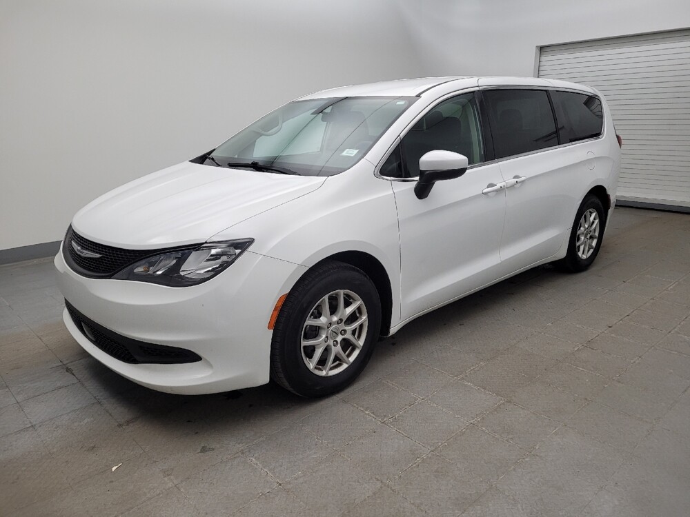 2022 Chrysler Voyager in Columbus, OH 43228 - 18109871 2