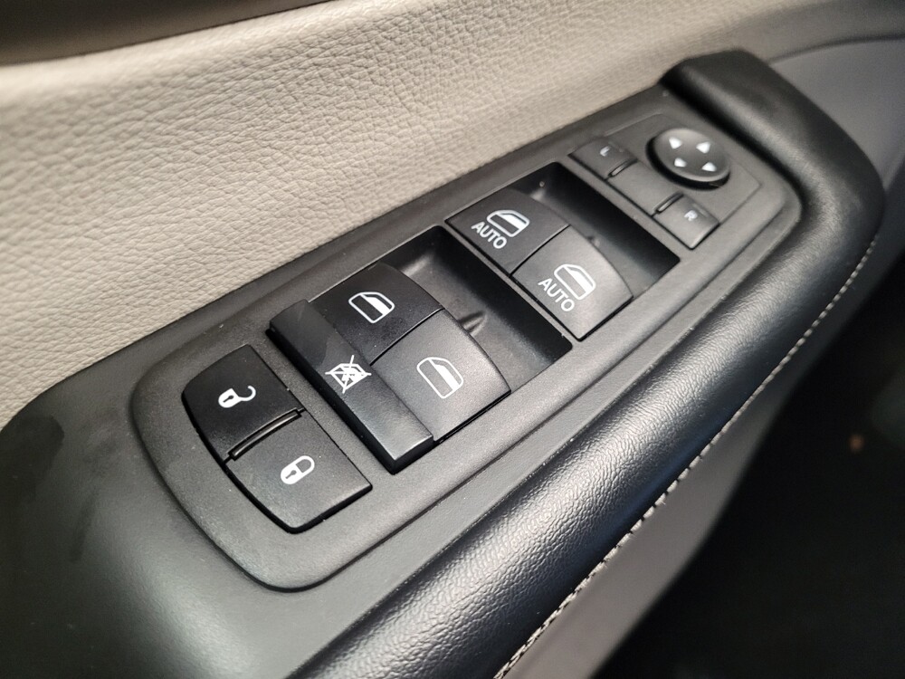 2022 Chrysler Voyager in Columbus, OH 43228 - 18109871 27