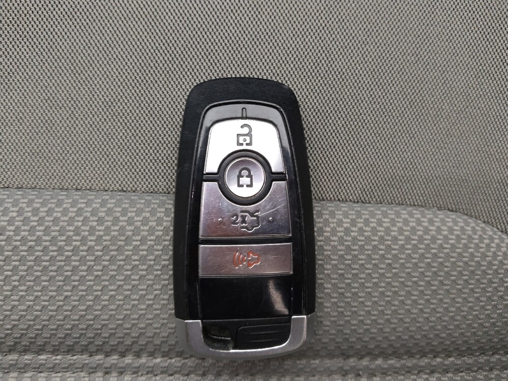 2018 Ford Fusion in Wichita, KS 67207 - 18109901 32