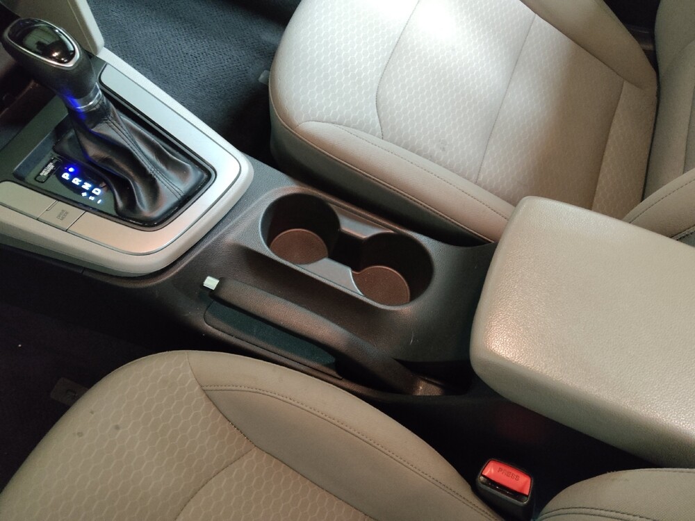 2020 Hyundai Elantra in Greenville, SC 29607 - 18109902 26