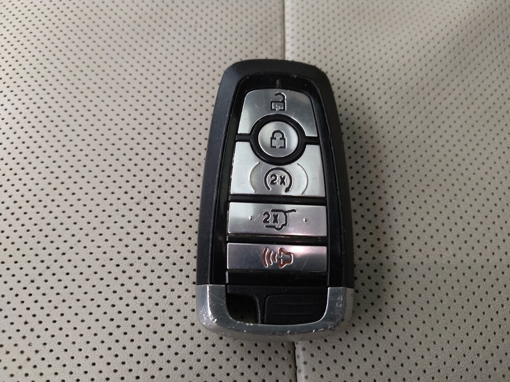 2019 Ford Explorer in Wichita, KS 67207 - 18109908 32