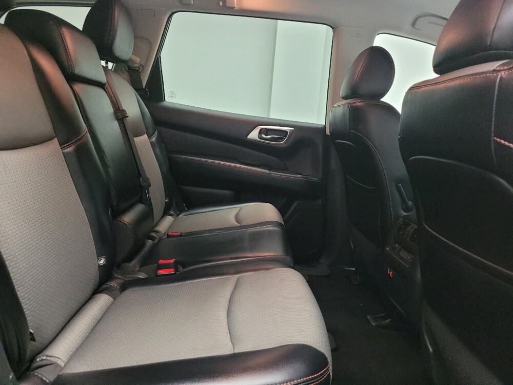 2019 Nissan Pathfinder in Taylor, MI 48180 - 18109920 19