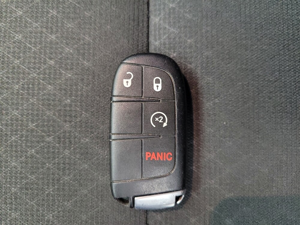 2019 Jeep Grand Cherokee in Taylor, MI 48180 - 18109922 32