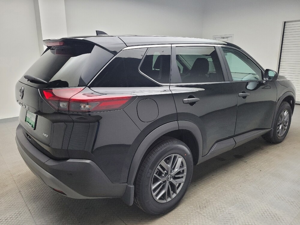 2023 Nissan Rogue in Taylor, MI 48180 - 18109924 10