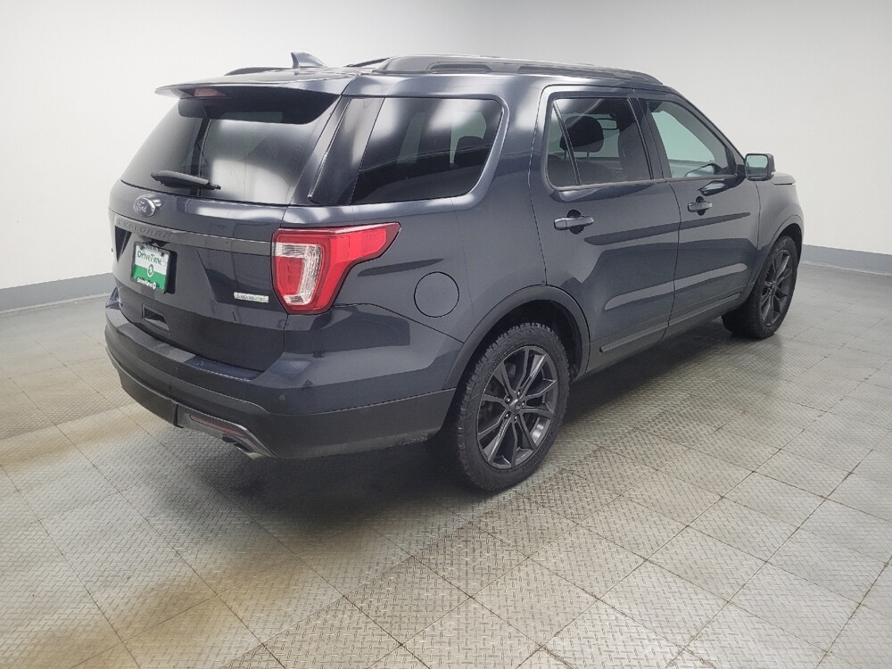 2017 Ford Explorer in Indianapolis, IN 46222 - 18109928 10