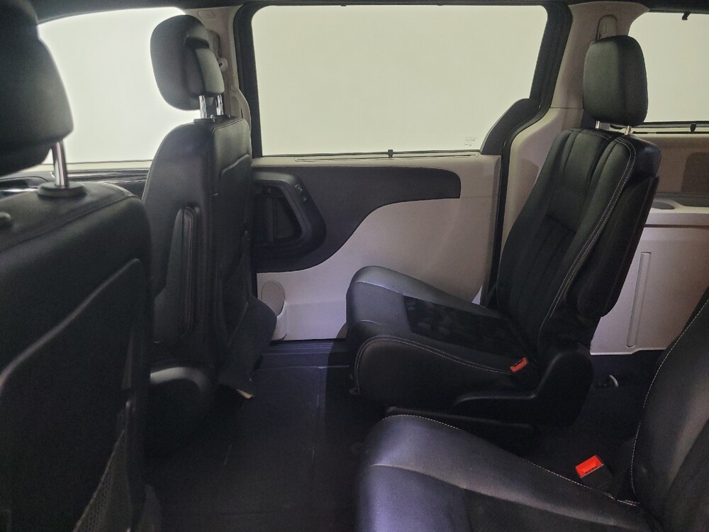 2016 Dodge Grand Caravan in Mishawaka, IN 46545 - 18109932 18