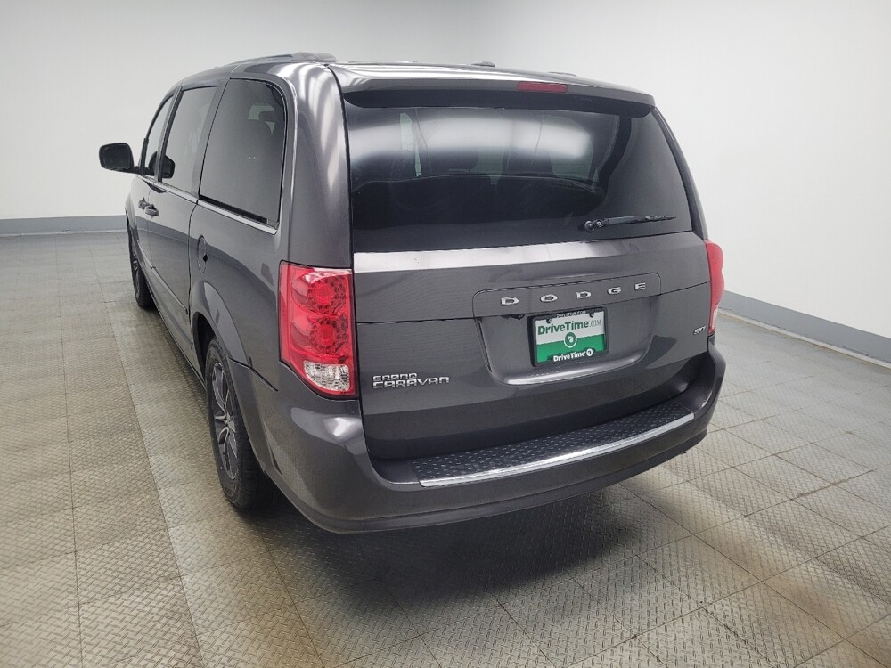 2016 Dodge Grand Caravan in Mishawaka, IN 46545 - 18109932 5