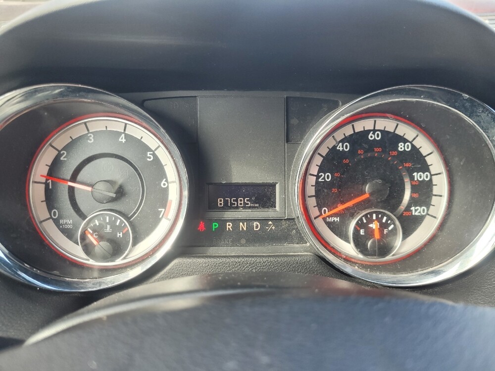 2016 Dodge Grand Caravan in Mishawaka, IN 46545 - 18109932 23