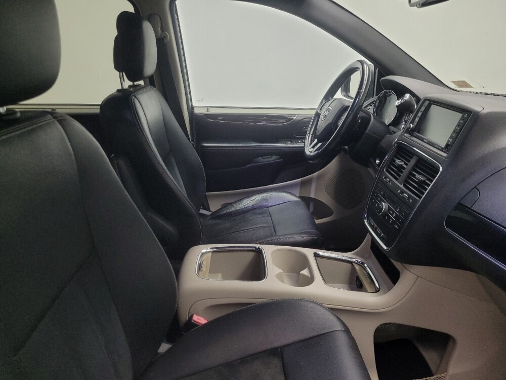 2016 Dodge Grand Caravan in Mishawaka, IN 46545 - 18109932 21