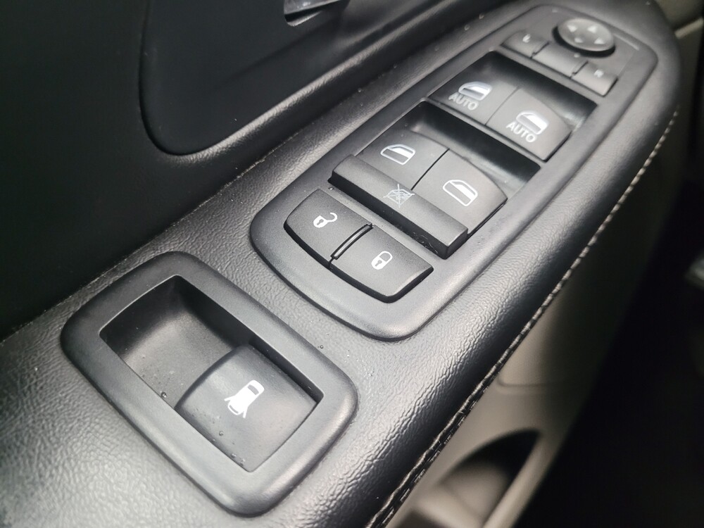 2016 Dodge Grand Caravan in Mishawaka, IN 46545 - 18109932 27