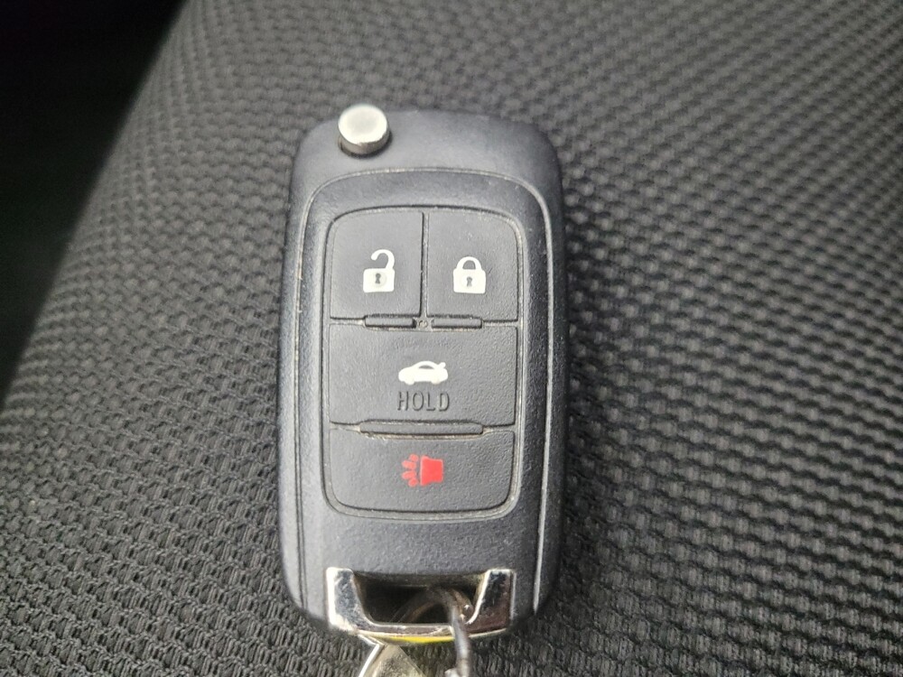 2016 Chevrolet Cruze in Ft Wayne, IN 46805 - 18109935 32