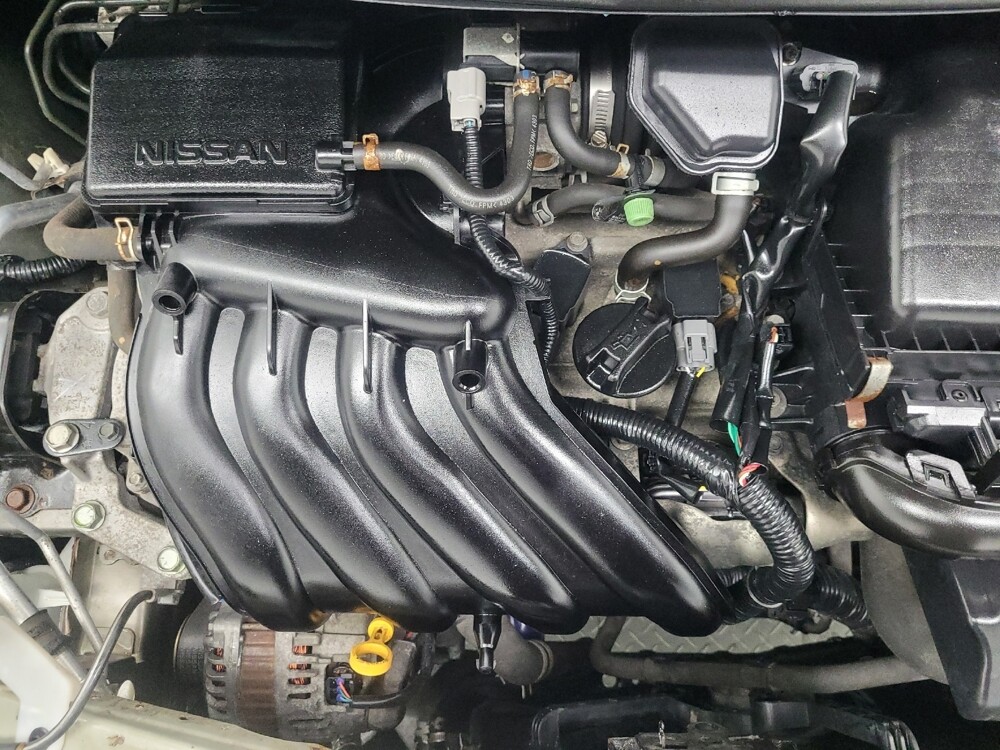 2015 Nissan Versa in Indianapolis, IN 46219 - 18109936 30