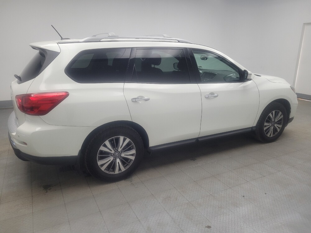 2018 Nissan Pathfinder in Madison, TN 37115 - 18109943 10
